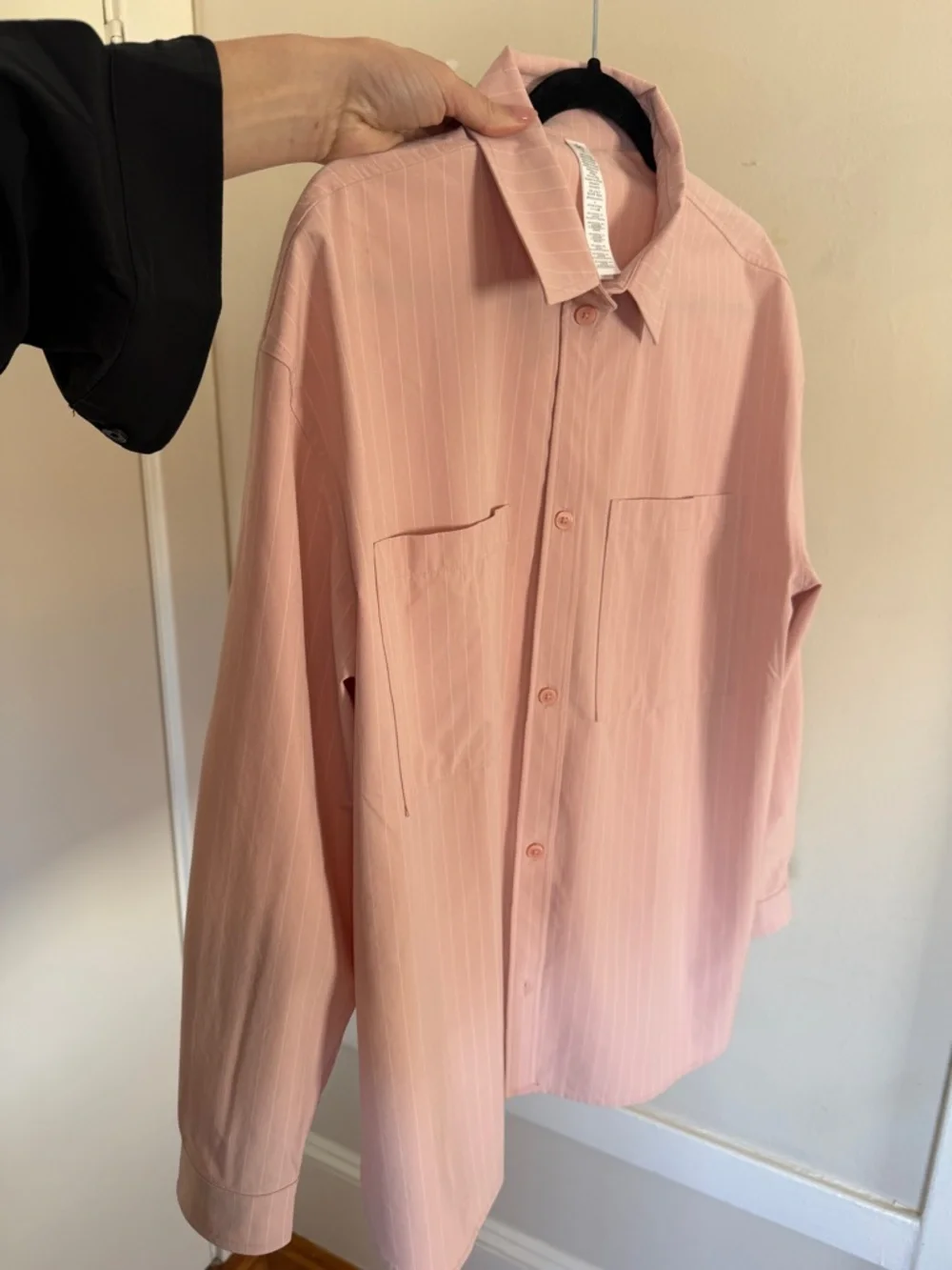 Limited Pink QUARTZ ALO Yoga Oversized Pin-strip Buton down Shirt + Shorts MED - Picture 2 of 7